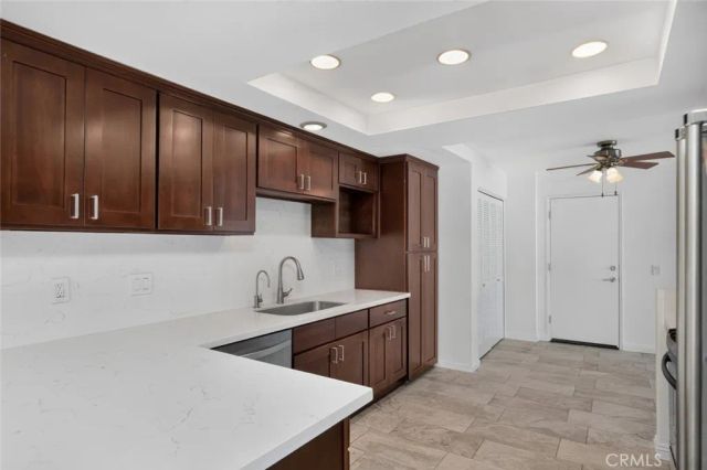 122 Almador, Irvine, CA 92614