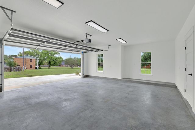 110 Lake Village RD, Seguin, TX 78155