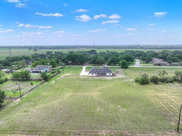 110 Lake Village RD, Seguin, TX 78155