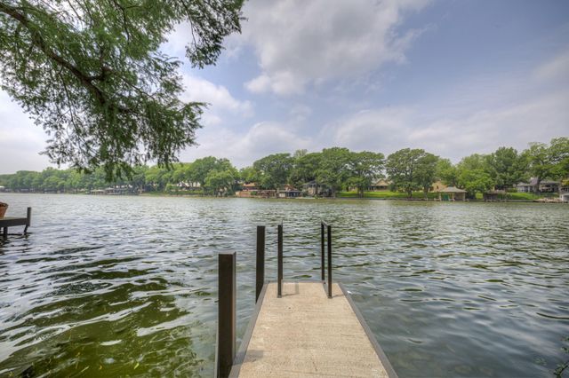 110 Lake Village RD, Seguin, TX 78155