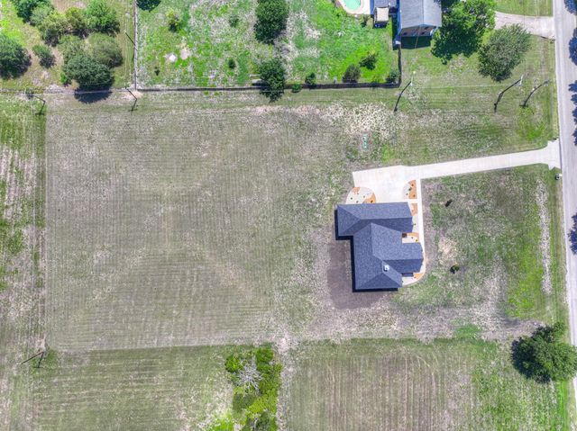 110 Lake Village RD, Seguin, TX 78155