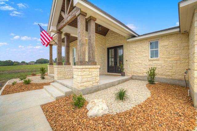 110 Lake Village RD, Seguin, TX 78155