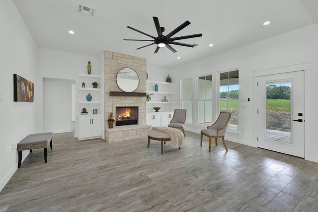 110 Lake Village RD, Seguin, TX 78155