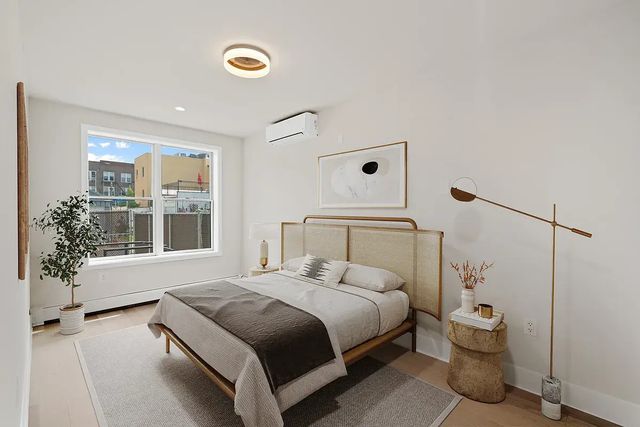 19-25 22nd Road, New York City, NY 11105