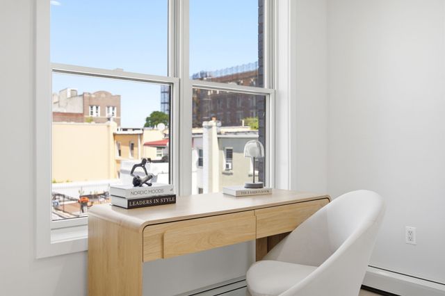 19-25 22nd Road, New York City, NY 11105