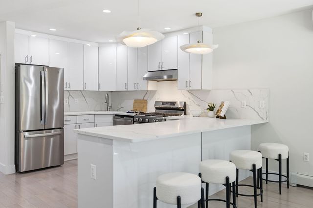 19-25 22nd Road, New York City, NY 11105
