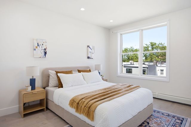 19-25 22nd Road, New York City, NY 11105