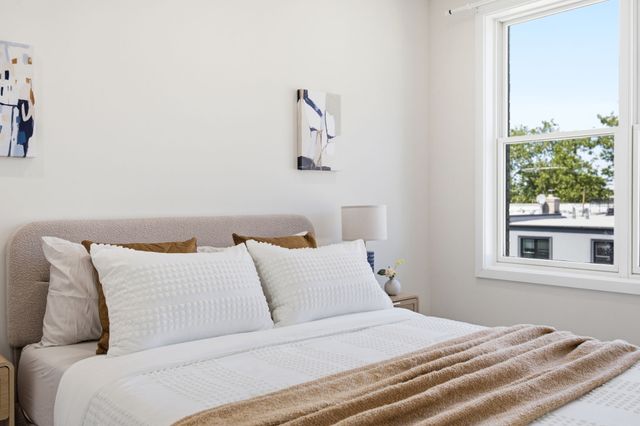 19-25 22nd Road, New York City, NY 11105