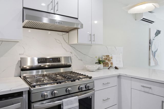 19-25 22nd Road, New York City, NY 11105