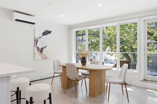 19-25 22nd Road, New York City, NY 11105