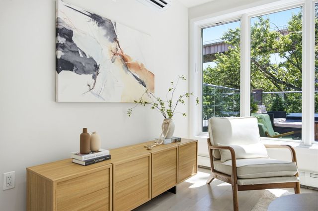 19-25 22nd Road, New York City, NY 11105