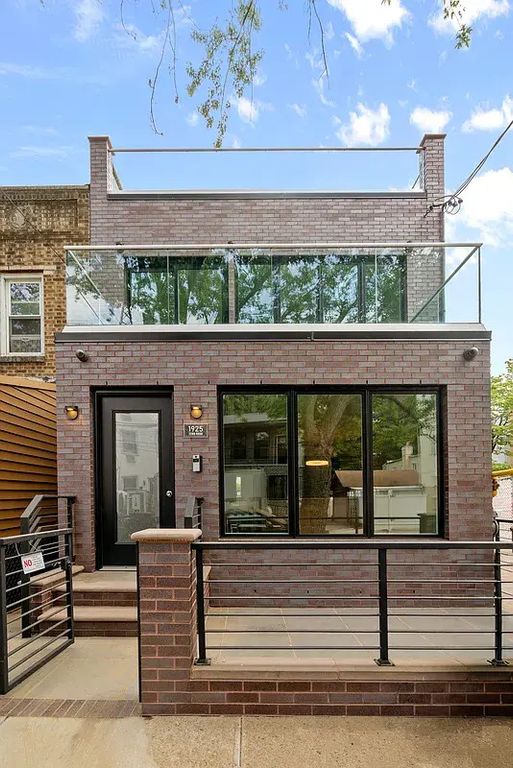 19-25 22nd Road, New York City, NY 11105