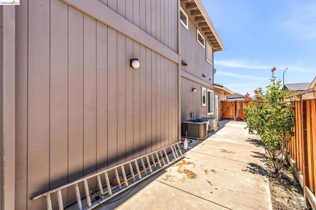 5561 BEAVER LANE, Discovery Bay, CA 94505