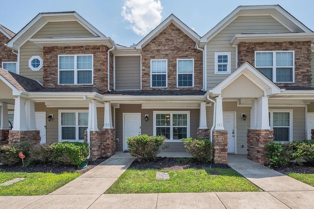 104 Cobblestone Place Dr, Goodlettsville, TN 37072