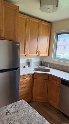 955 Fenwood Drive 2, Valley Stream, NY 11580