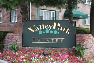 955 Fenwood Drive 2, Valley Stream, NY 11580