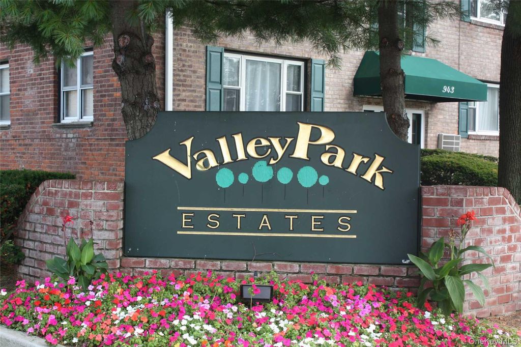 955 Fenwood Drive 2, Valley Stream, NY 11580