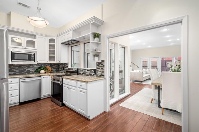 6728 Buffalo Speedway, West University Place, TX 77005