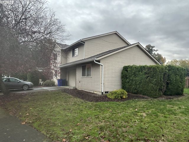-1 Ne LIJA Loop, Portland, OR 97211