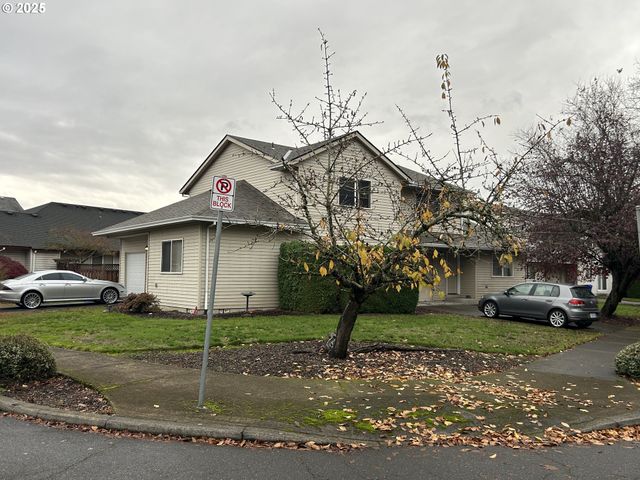 -1 Ne LIJA Loop, Portland, OR 97211