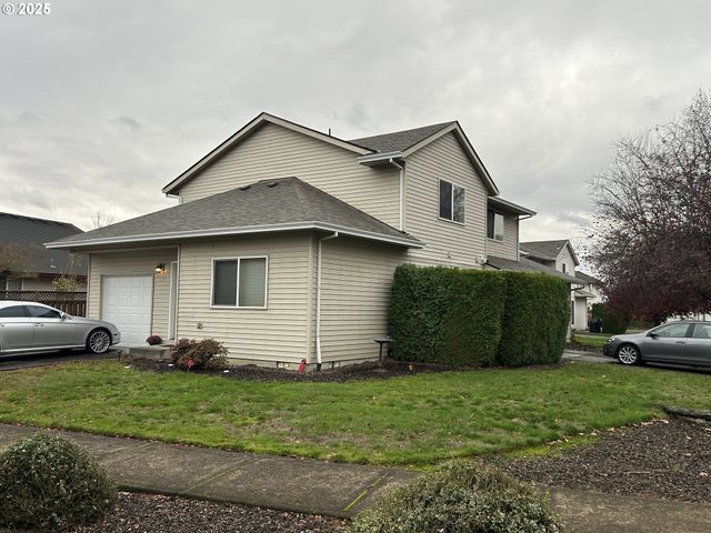 -1 Ne LIJA Loop, Portland, OR 97211