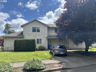 -1 Ne LIJA Loop, Portland, OR 97211
