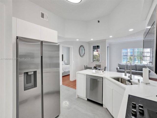 3245 NE 184th Street 13305, Aventura, FL 33160