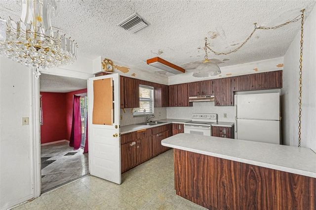 2405 44TH STREET S, St Petersburg, FL 33711