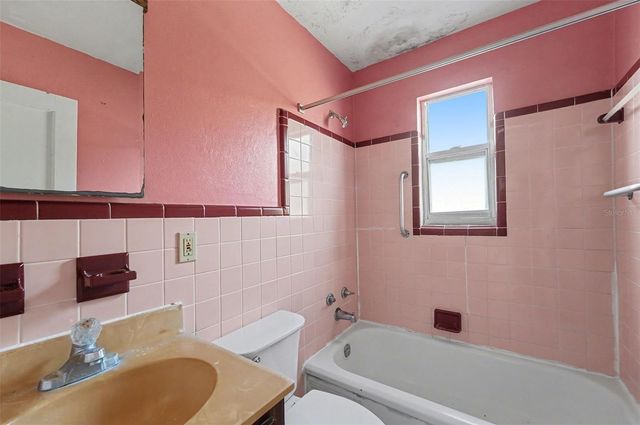 2405 44TH STREET S, St Petersburg, FL 33711