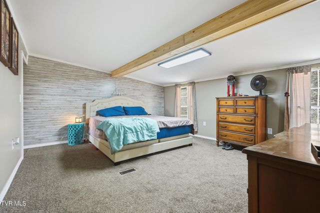 305 Browders Chapel Road, Hiltons, VA 24258