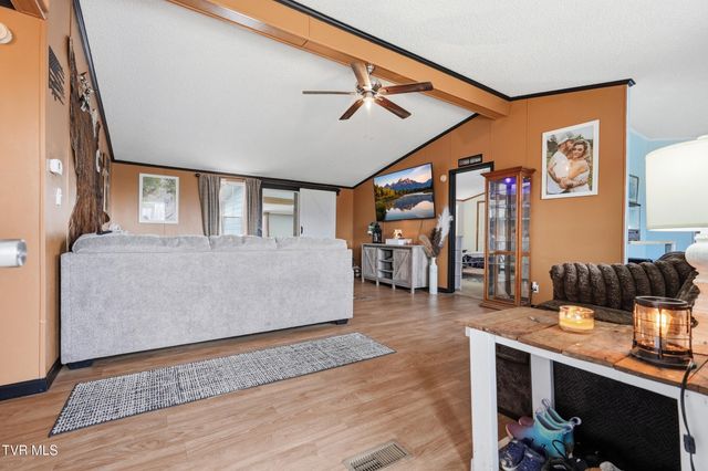 305 Browders Chapel Road, Hiltons, VA 24258