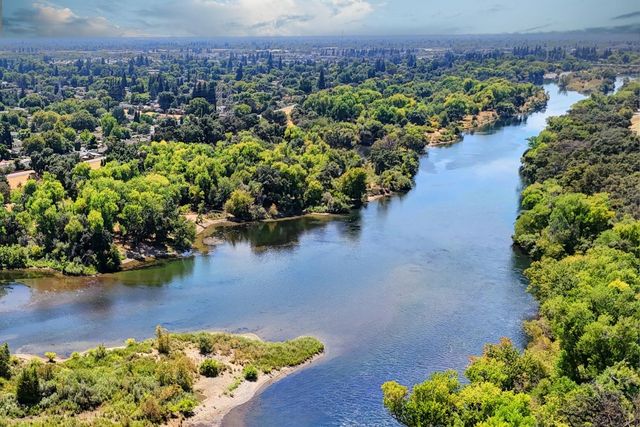 868 Wixford Way, Sacramento, CA 95864