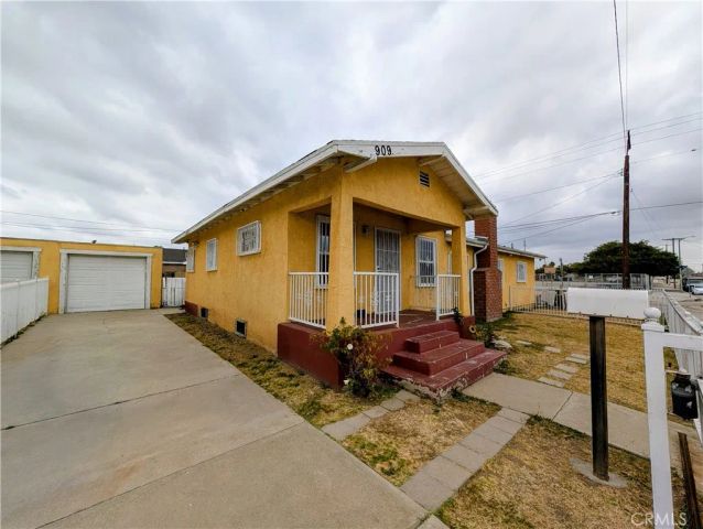 909 W Denni Street, Los Angeles, CA 90744