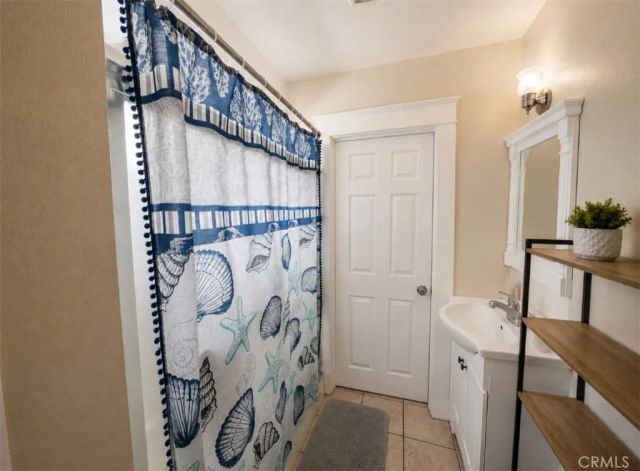 909 W Denni Street, Los Angeles, CA 90744