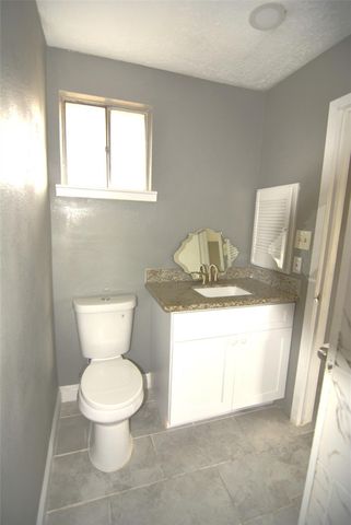 11502 W Bellfort Avenue, Houston, TX 77099