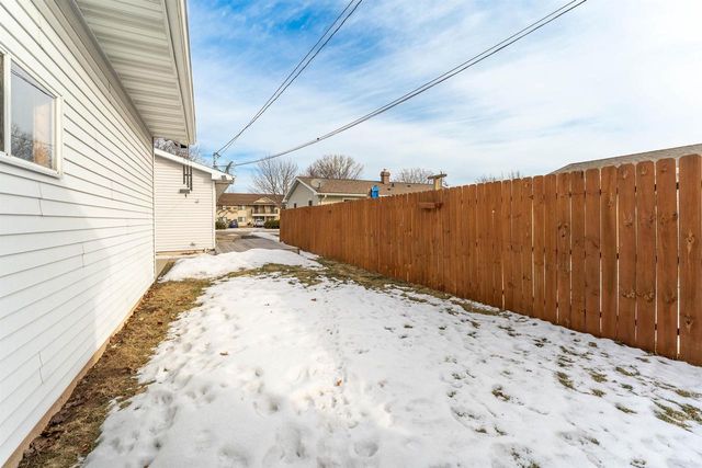 1775 LOMBARD AVENUE, Oshkosh, WI 54902