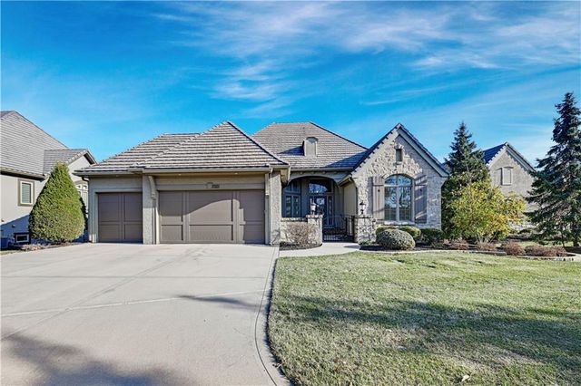 14001 Nicklaus Drive, Overland Park, KS 66223