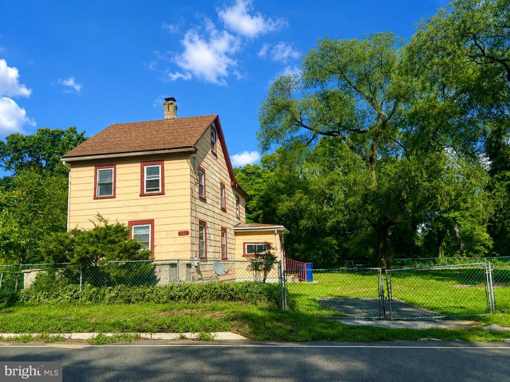 1748 BRIDGEBORO RD, Edgewater Park, NJ 08010
