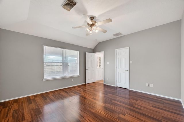 9807 Tawny Trace Court, Houston, TX 77044