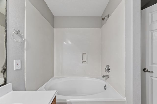 9807 Tawny Trace Court, Houston, TX 77044