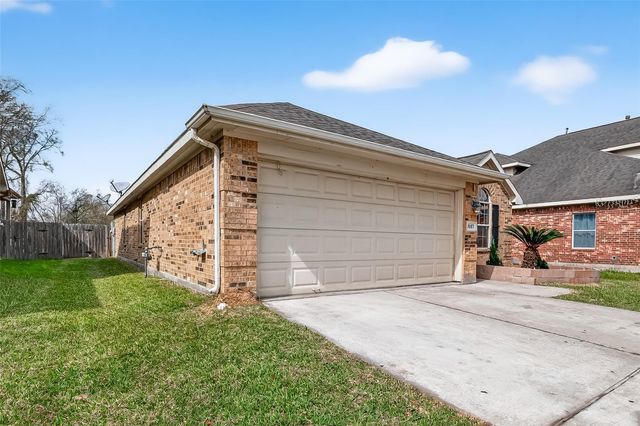 9807 Tawny Trace Court, Houston, TX 77044