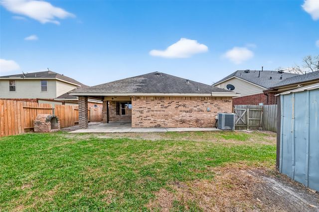 9807 Tawny Trace Court, Houston, TX 77044