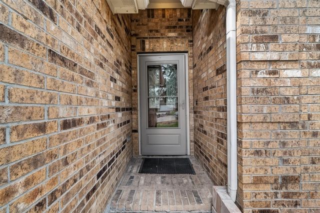 9807 Tawny Trace Court, Houston, TX 77044