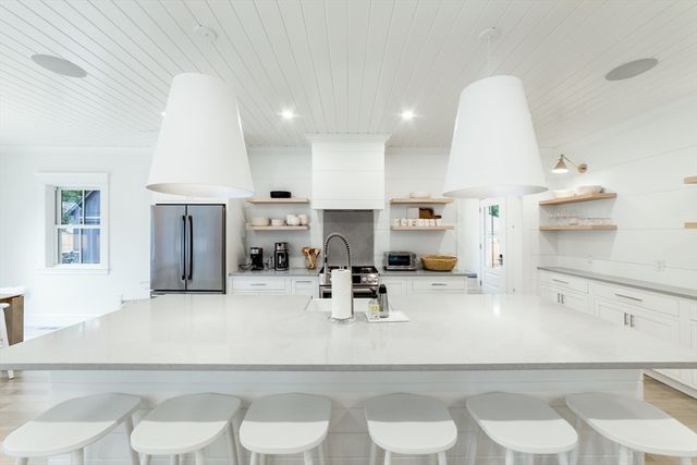 38 Pinehurst Road, Edgartown, MA 02539