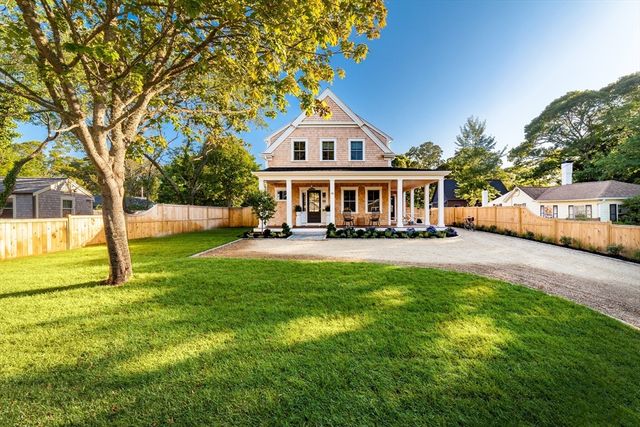 38 Pinehurst Road, Edgartown, MA 02539