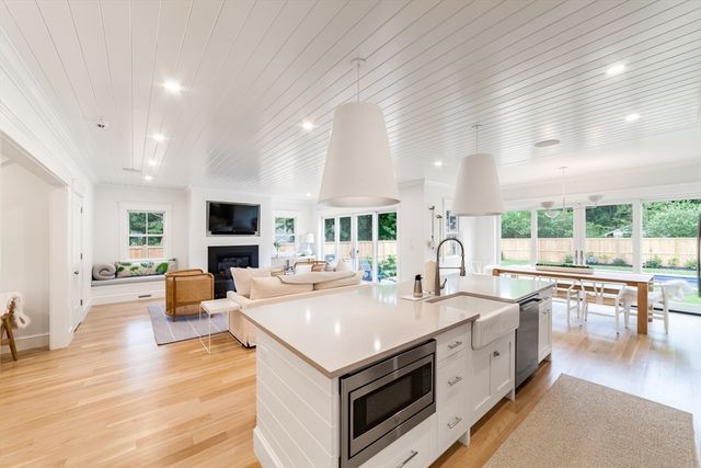 38 Pinehurst Road, Edgartown, MA 02539