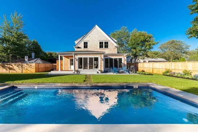 38 Pinehurst Road, Edgartown, MA 02539
