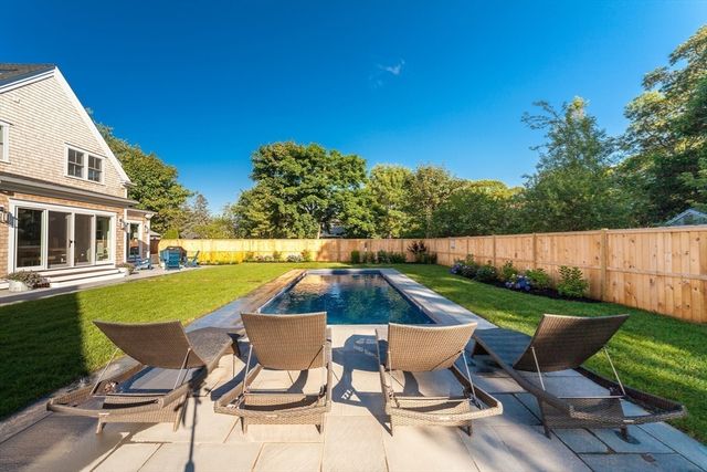 38 Pinehurst Road, Edgartown, MA 02539