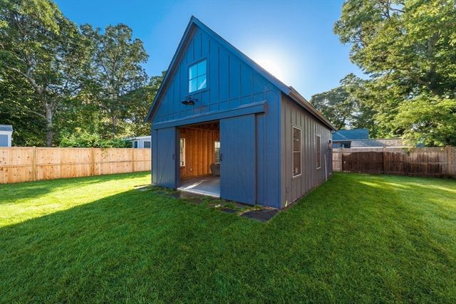 38 Pinehurst Road, Edgartown, MA 02539