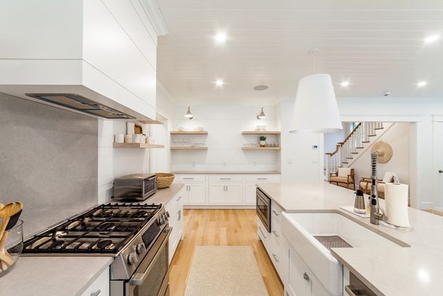 38 Pinehurst Road, Edgartown, MA 02539